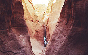 Closed Canyon &ndash; die Wüste des Sinai ist geografisch Teil der Sahara, Kameltrekking White Mountains, Sinai